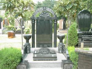藝術(shù)墓碑